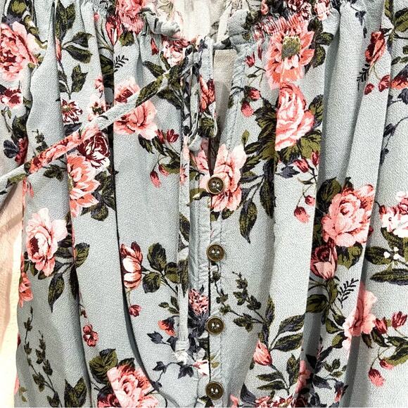 Jolt Dusty Blue w/ Pink Floral Print Off the Shoulder Tie Front Crop Top - XS - Picture 5 of 10